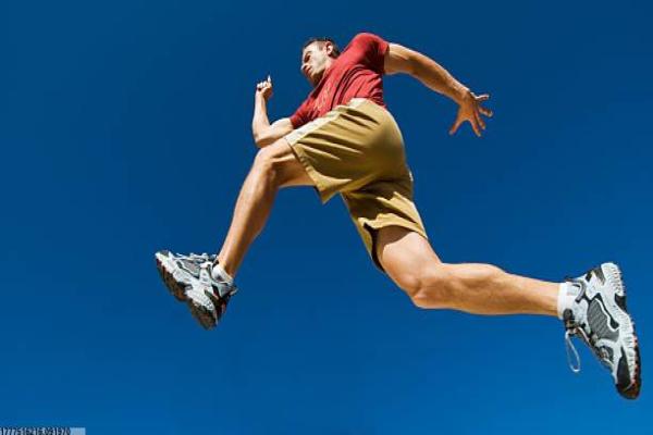 如何为小学生设计体育项目排练计划，提高运动能力(图1)